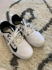 ナイキ ルナ ゴルフシューズ