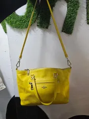 色がきれいで状態傷なしのCOACH コーチ クロスバック