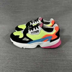 アディダス ファルコン スニーカー/レディース(225mm)/s10909