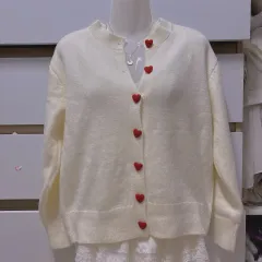 ハートボタン アイボリー カーディガン