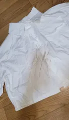 クロップド白シャツ
