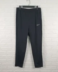 35 Nike(ナイキ） ドライフィット トレーナー パンツ