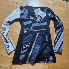 リーボック ラッシュガード 新品