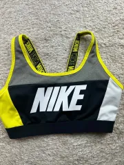 ナイキ スポーツブラトップ M