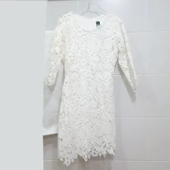 白 レース ワンピース スナップ ウェディング