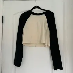 ZARA(ザラ) ラグラン バイカラー クロップド スリーブ 黒