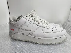 ナイキ x シュプリーム エアフォース 1 ロー 白 270