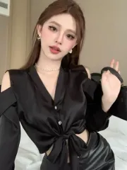 ( 2color /国際配送) ラフィネ サテン クロップド シャツ リボン オープンショルダー ブラウス