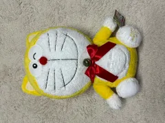 黄色ドラえもんぬいぐるみIN