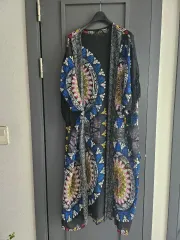 シフォン パターン ローブ カーディガンです