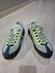 NIKE(ナイキ) エアマックス 95 ネオン (蛍光) 245