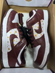 ナイキ SB ダンク ロー シュプリーム スター バークルート ブラウン