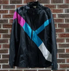 アディダス ウィンドブレーカー