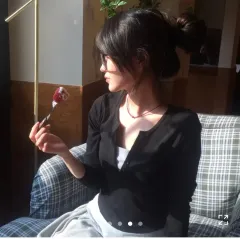 ably(エイブリー) ボタン レイヤード スリムフィットTシャツ