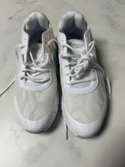 リーボックスニーカー