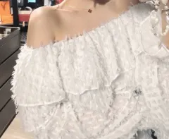 羽毛 フリル レース ティアード オフショルダー ブラウス 白 黒 フリーサイズ