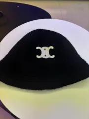 セリーヌ トリオンフ バケットハット