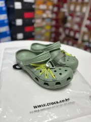 240 crocs(クロックス) クラシック ロックダウン klogg(クロッグ) スリッパ サンダル 210393 ー 3WP