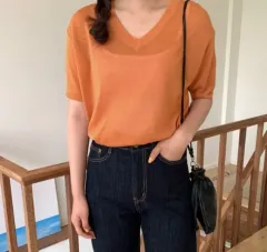 オレンジ Vネック 半袖 カーディガンです