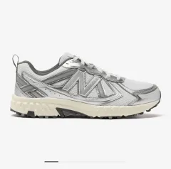 ニューバランス シルバー スニーカー ランニングシューズ 250 NBPFEF752S