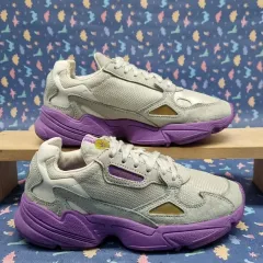 アディダス ファルコン レディーススニーカー 225