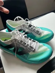 New Balance(ニューバランス) フューエルセル エリート v4 280