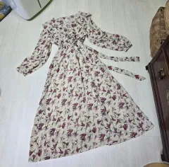 デートルック/ シャーリングネック- シフォン ロング ワンピース ／ ウエスト リボン ロング丈ワンピース