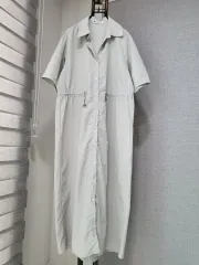 ライトグレー シャカシャカ素材 シャーリング マキシワンピース