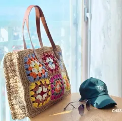 ベージュラフィアショルダーバッグ