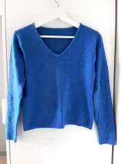 青 Vネック ニット