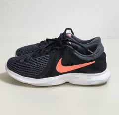 NIKE(ナイキ) レボリューション 4 235 サイズ