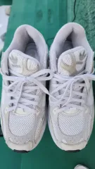 アディダス スニーカー