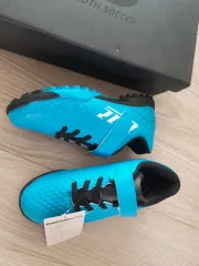 無制限 キッズ サッカーシューズ 新品 230