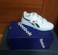 Reebok(リーボック) 230 スニーカー 新品 ランニングシューズ adidas(アディダス) NIKE(ナイキ)