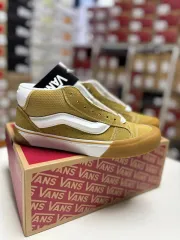 225 VANS(バンズ) VANS ニュー ミッド ゴールデンブラウン スニーカーズ VN000CQ95SM