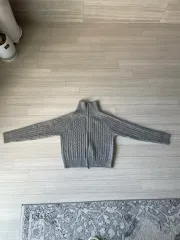 ケーブル編み ニット ジップアップ グレー