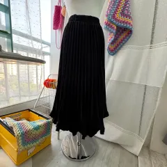 黒 プリーツ ロング丈スカート