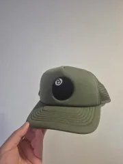 新品 STUSSY ステューシー 8ボール トラッカーキャップ