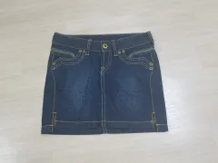 ほぼ新品 LEVI'S(リーバイス) 正規品 女性用スカート デニムスカート サイズ 30 インチ
