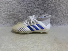 235 アディダス サッカーシューズ 中古 靴