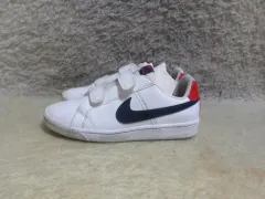 210 NIKE コート ロイヤル キッズ スニーカー 中古 靴