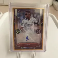 レアル マドリード ビニシウス ジュニア ゴールド フレーム オート カード