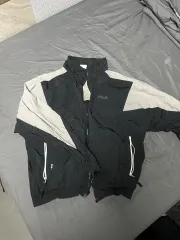 FILA(フィラ) ウインドブレーカー 出品