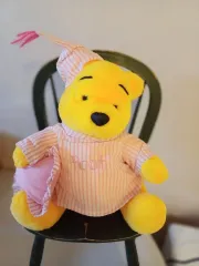 52 くまの人形**プー ( Pooh ）