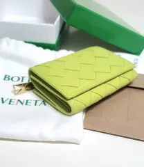 BOTTEGA VENETA ボッテガ・ヴェネタ イントレチャート 三つ折り ミニ リングウォレット 出品