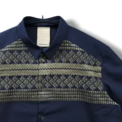 50 ／ M WOOYOUNGMI(ウーヨンミ) ネイビー 刺しゅうパターン 半袖シャツ