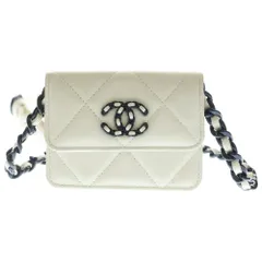 CHANEL (シャネル) シャネル19 ココマーク ラムスキン ミニチェーンウォレット レザーショルダーバッグ ホワイト AP2409