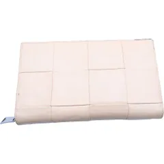 BOTTEGA VENETA (ボッテガヴェネタ) カセット ジップ ラウンドウォレット レザー 長財布 ピンク 690945