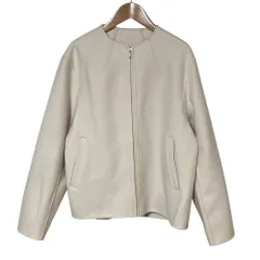美品 23AW 23区 ウールリバー ショート ブルゾン ノーカラージャケット 40 ライトベージュ レディース 古着 中古 USED