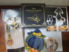 ツイステ ラギ 2023 センイルグッズ アクリルスタンド ブローチ バッジ Bloom Birthday